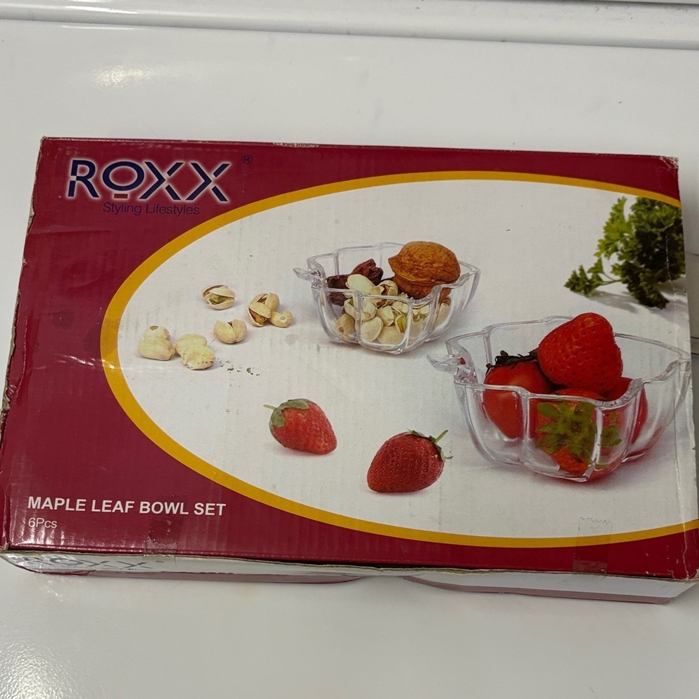 4/$20 Roxx Maple Leaf 6 Bowl Set